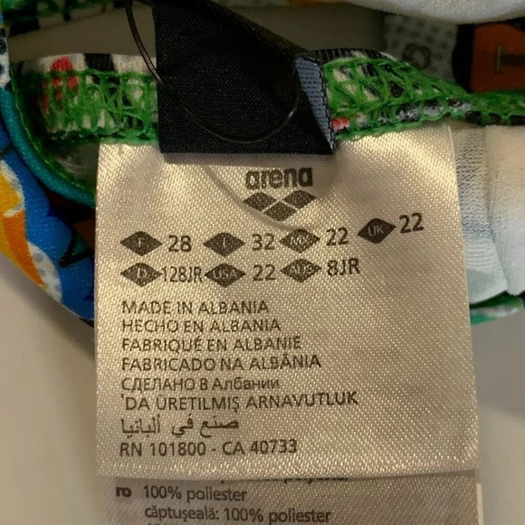 Arena Women's Summer Comic Swim Tech On Piece Swimsuit Size 22 NWT - Picture 12 of 16